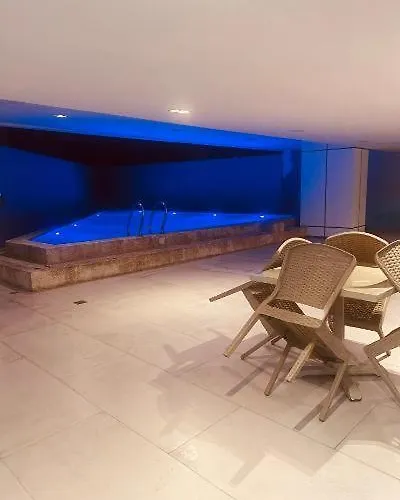 Cityscape Grand Tower - 2 Bedrooms With Balcony Close To Ayala Mall - New 4*
